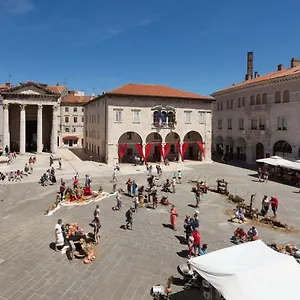 augustus-forum-view.in-istria.net/